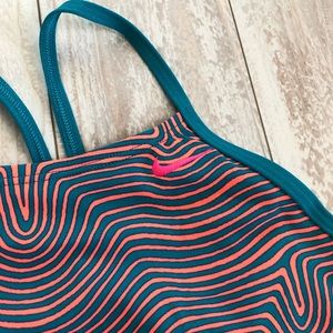 nike flow cut out tank